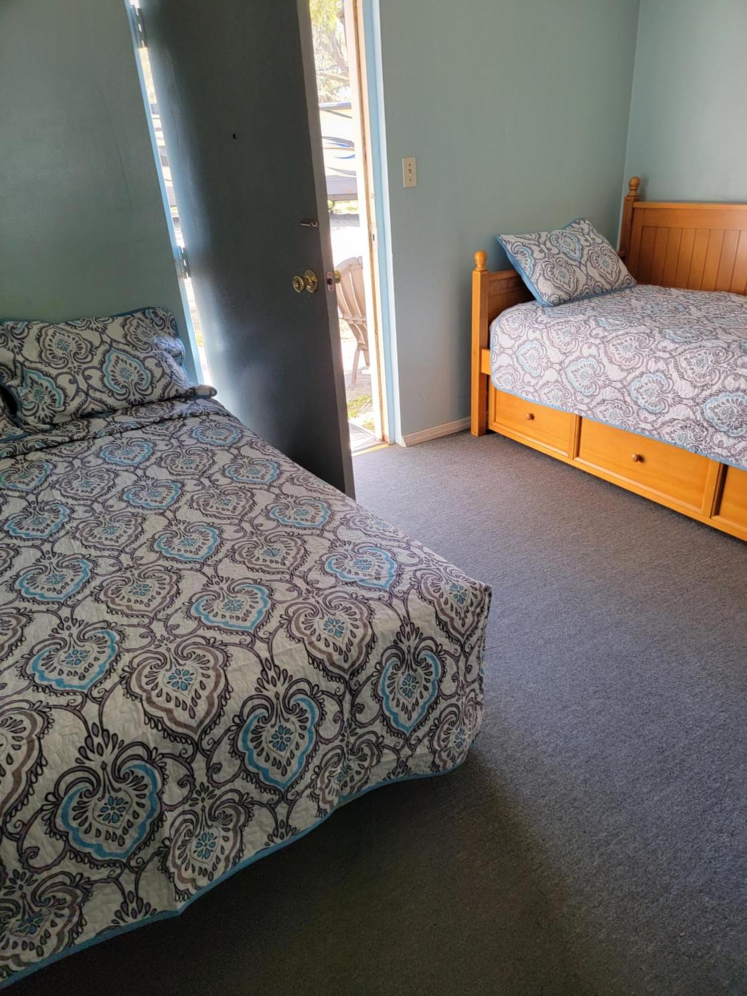 Cindy'S Motel & Rv Park Mayo Екстериор снимка