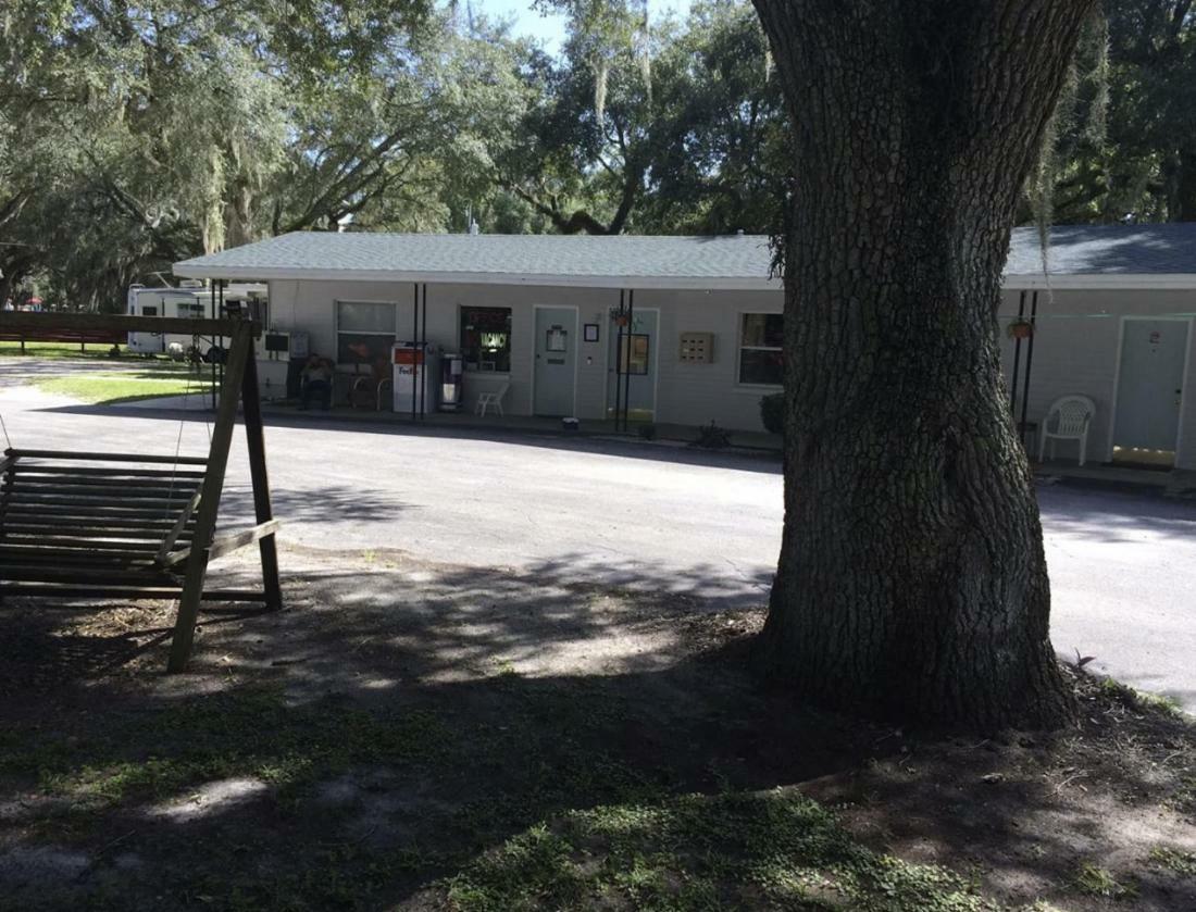Cindy'S Motel & Rv Park Mayo Екстериор снимка