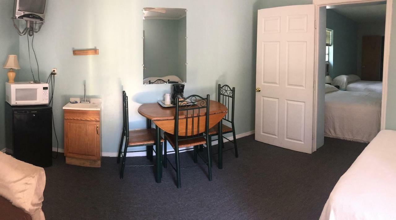 Cindy'S Motel & Rv Park Mayo Екстериор снимка